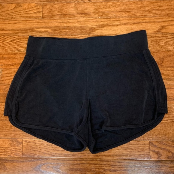 Athleta Pants - 🔺Athleta🔺black lounge shorts size small